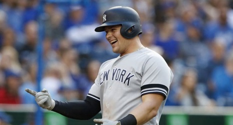 Yankees: Luke Voit and wife share adorable Christmas pregnancy