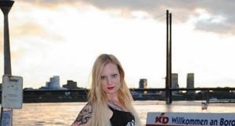 German porn star dumped by Neo-Nazis for sex scene with black male