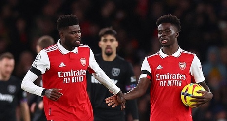 Ian Wright Insists Arsenal 'have A Very Good Chance' Of Winning The ...