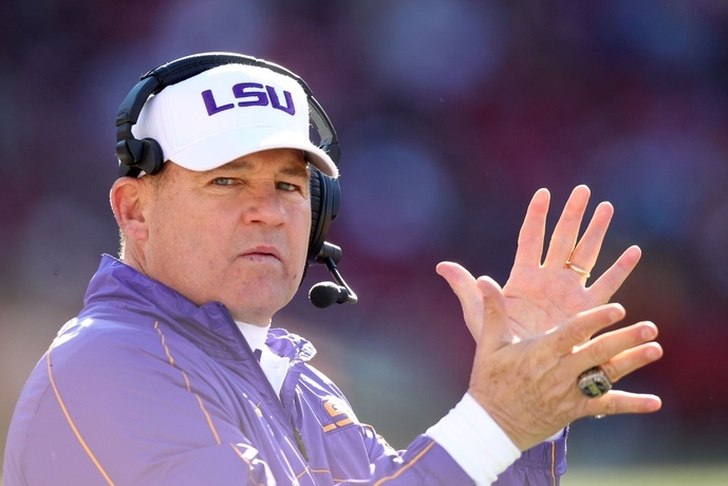 Les Miles To Remain Lsu S Head Coach Says Tigers Athletic Director