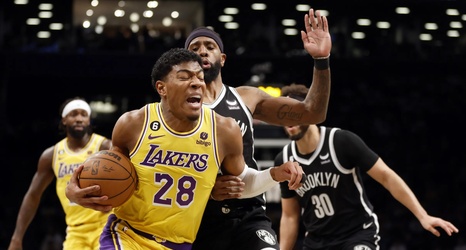 Shorthanded Lakers ambush Nets on the road