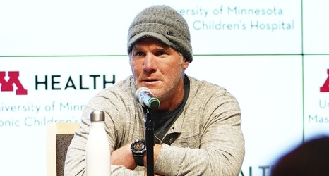 Brett Favre, Current Vikings Answer Tough Q's at Children's Hospital 'Kids  Presser