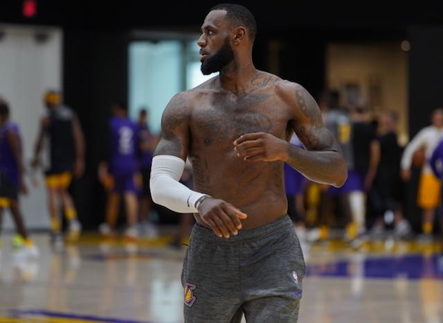Lakers Podcast: Inside Training Camp, LeBron James Sets The Tone, Svi ...