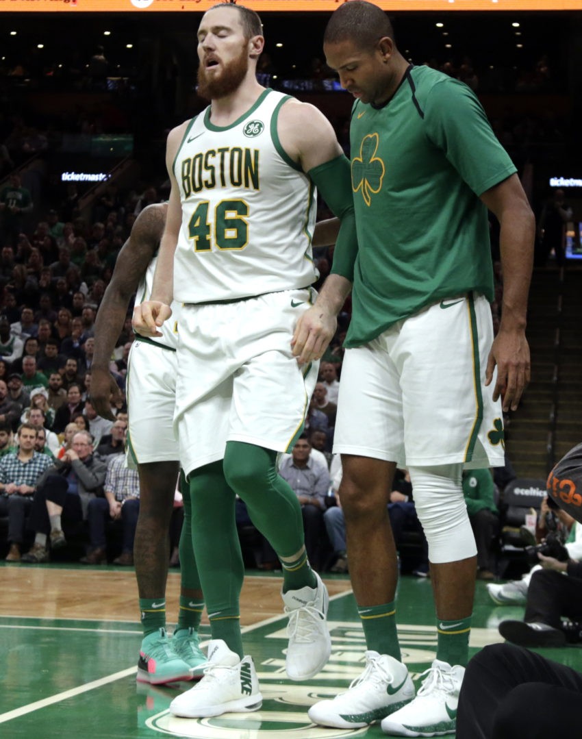 Aron Baynes suffers ankle injury during first quarter of Celtics-Knicks