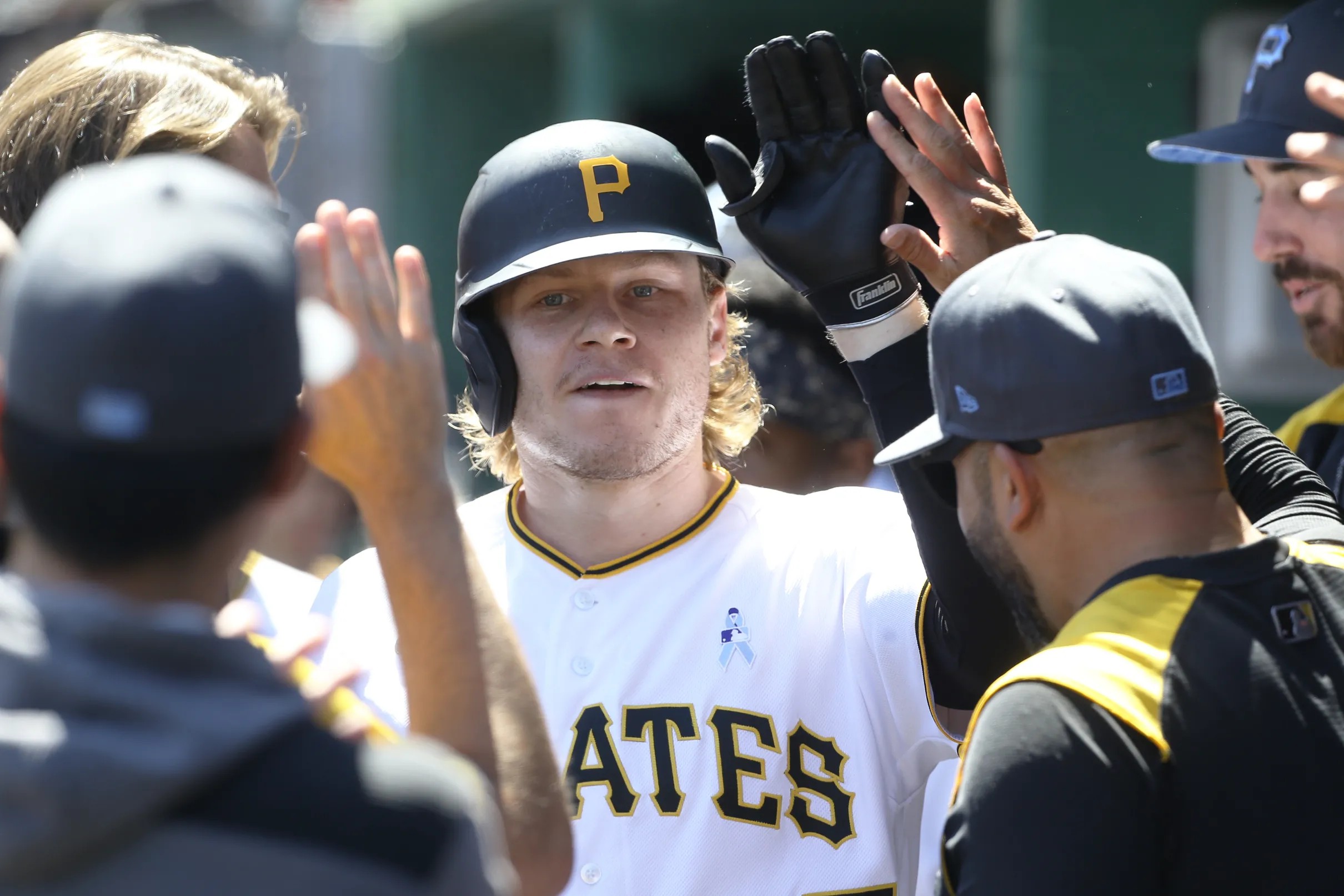 Jack Suwinski’s historic day lifts Pirates to 4-3 win over Giants