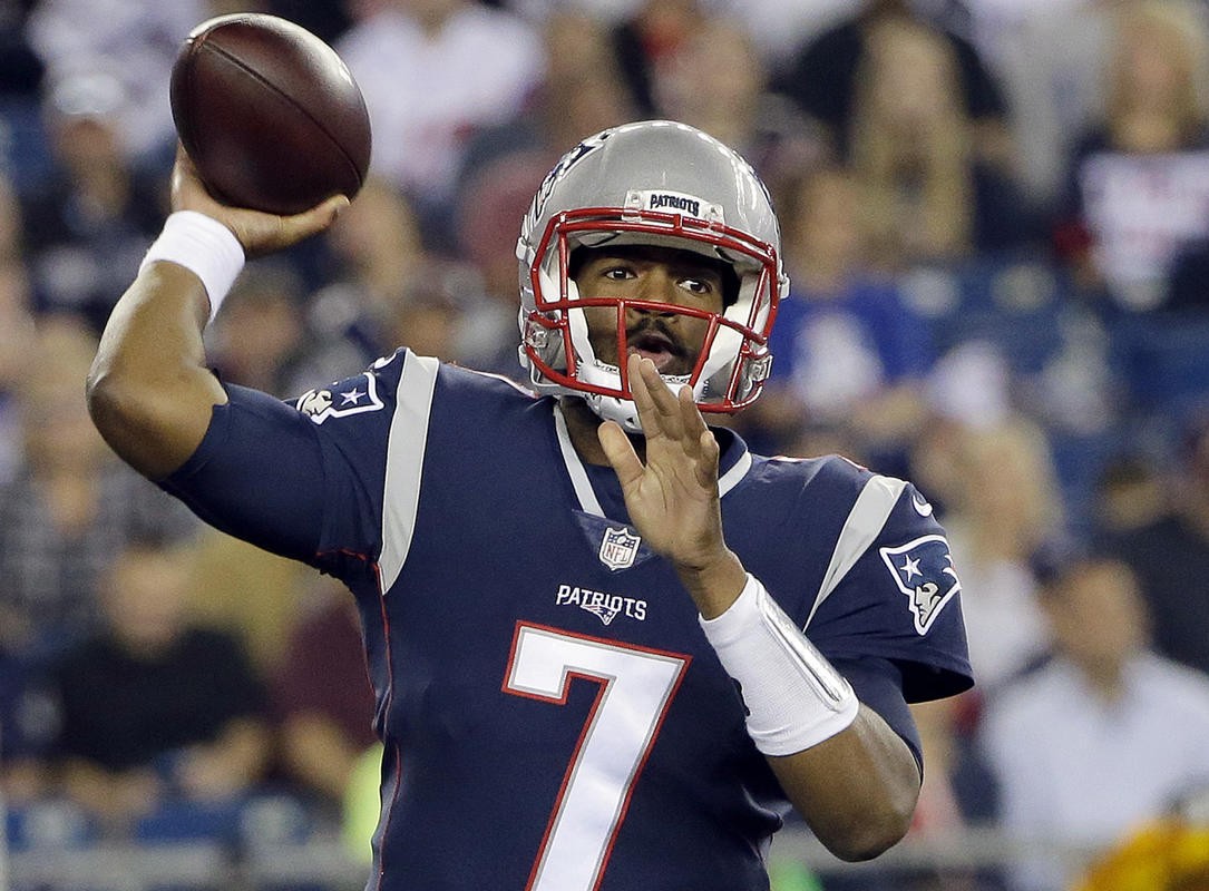 Patriots trade 3rd-string QB Brissett to Colts for Dorsett