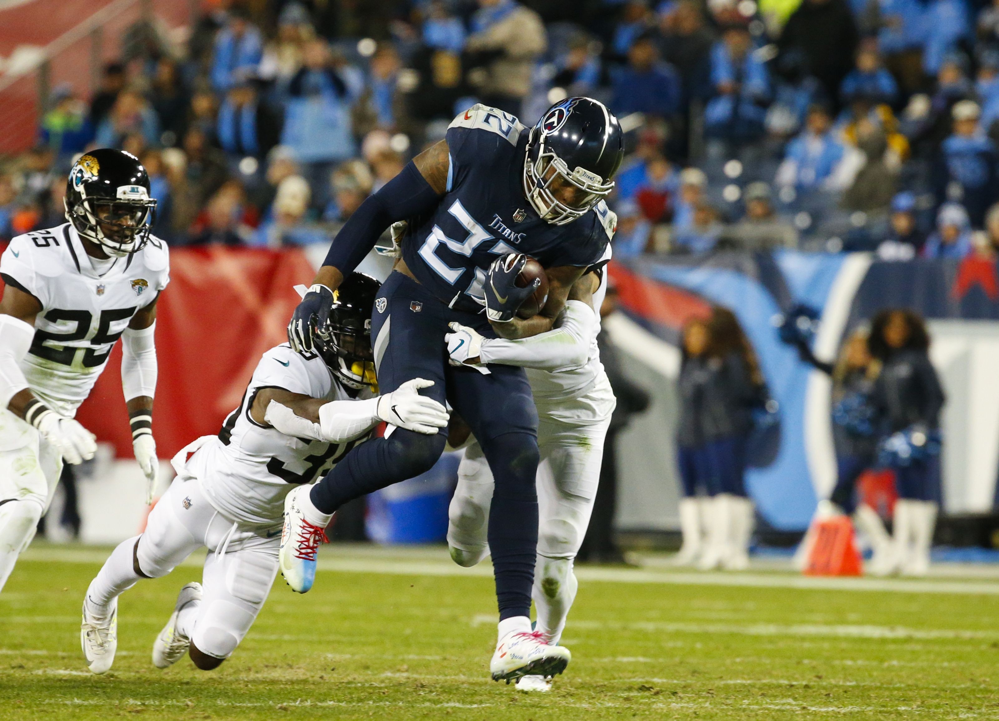 Titans vs. Ravens: Stacked boxes aren’t enough to stop Derrick Henry