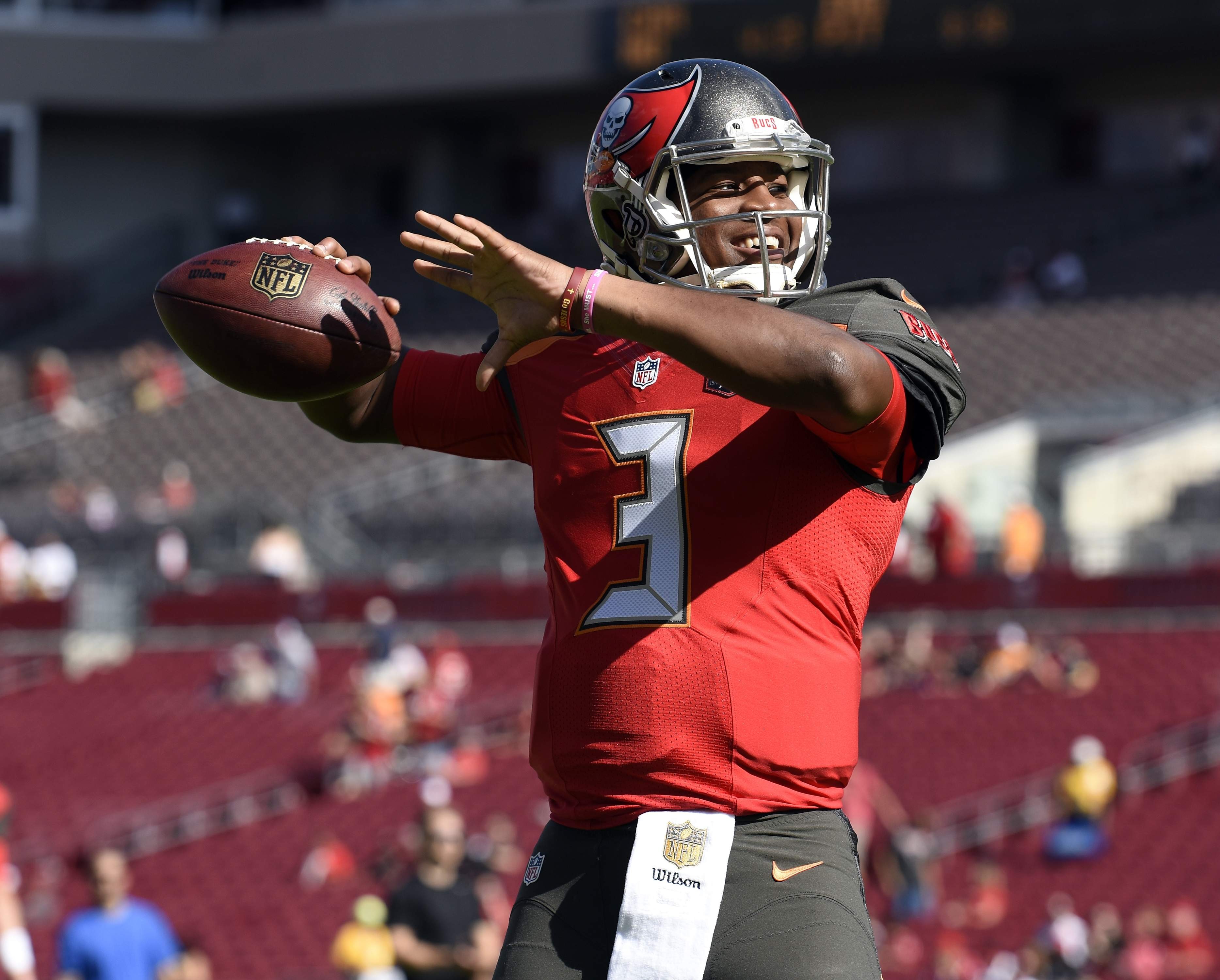 Winston draws comparisons to Brady with 'special' third-down run