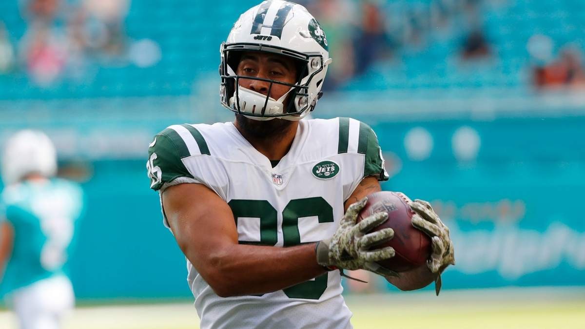 Bucs claim tight end Jordan Leggett from Jets