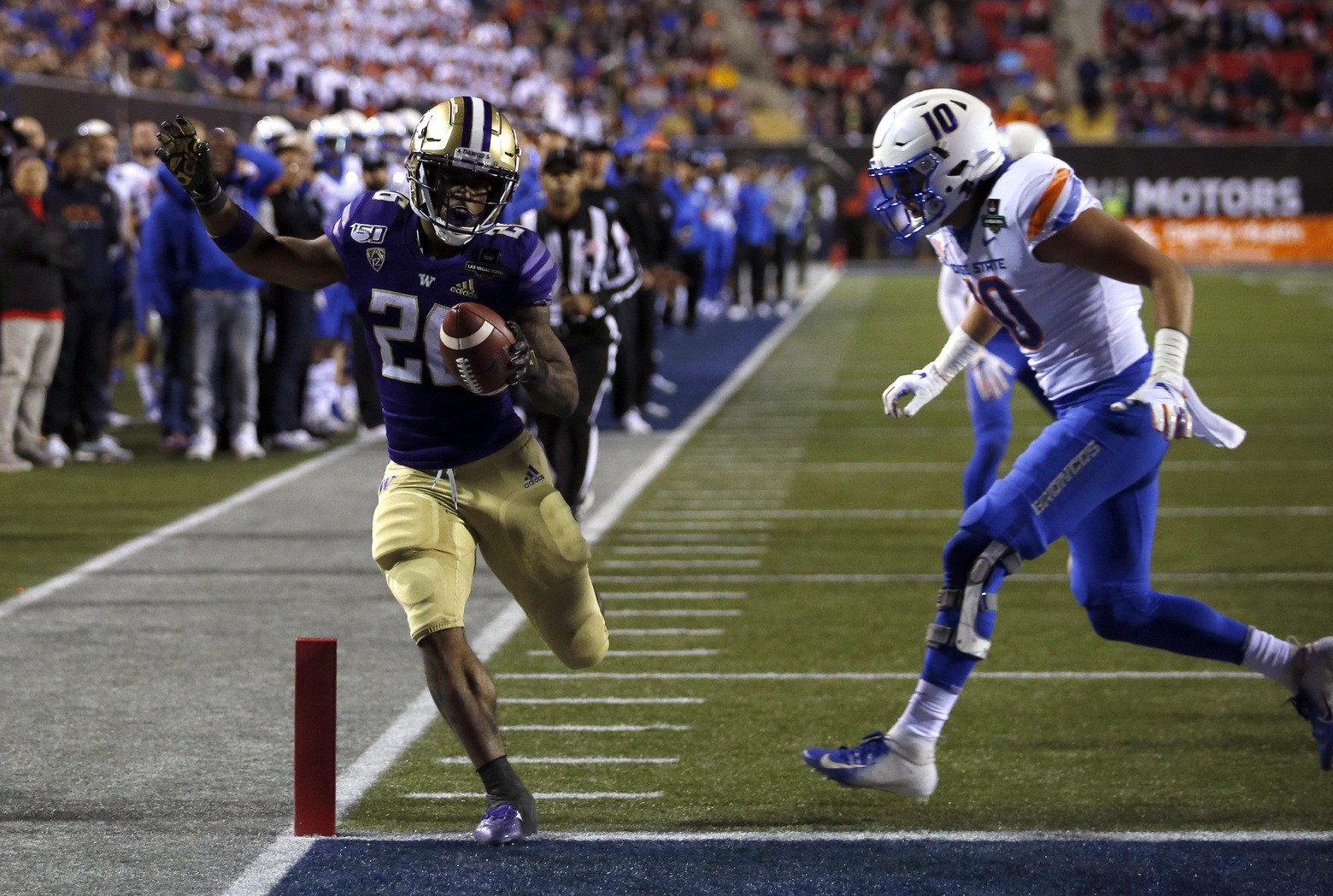 UW running back Salvon Ahmed hopes to wow the NFL with his speed at the ...