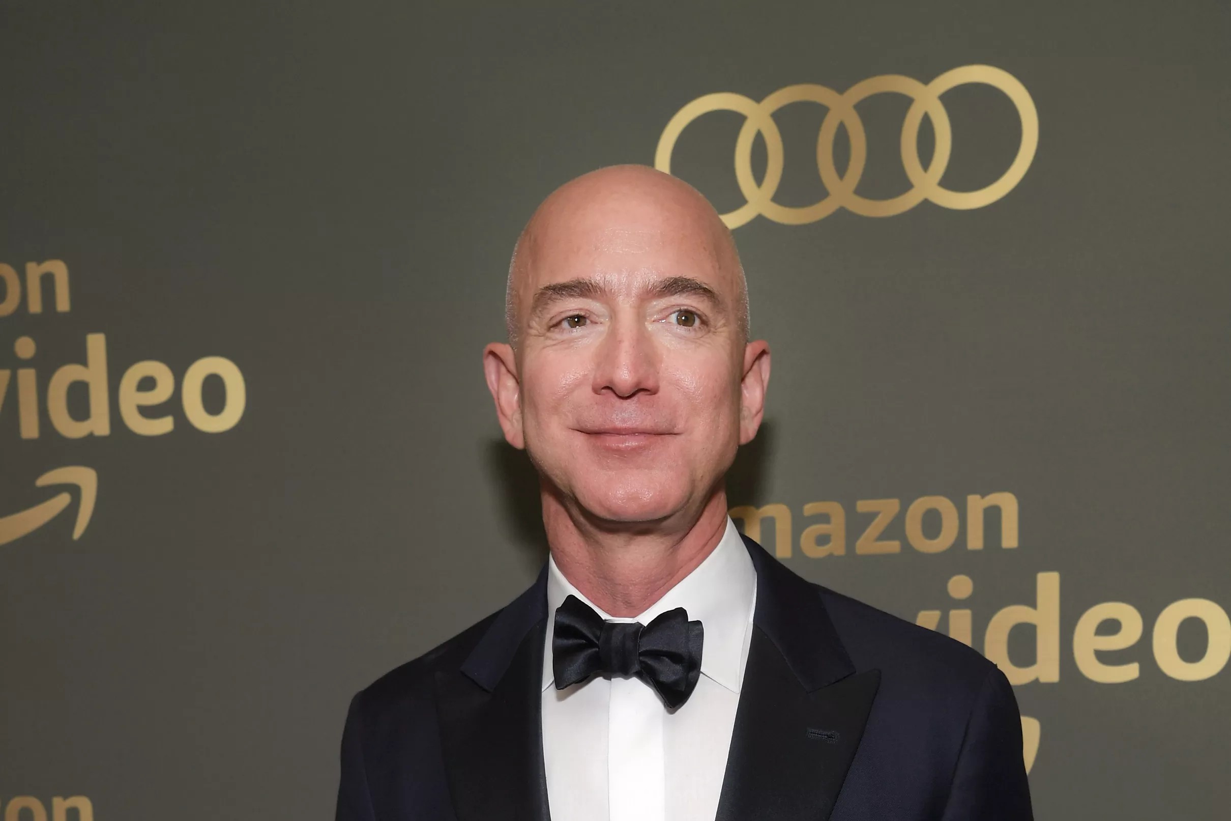 Jeff Bezos at the Super Bowl will spark Seahawks ownership rumors