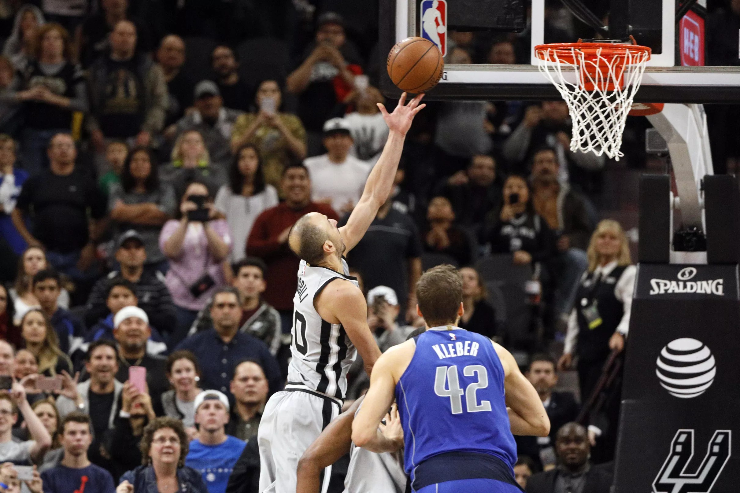 Open Thread: Manu hits another game winning shot