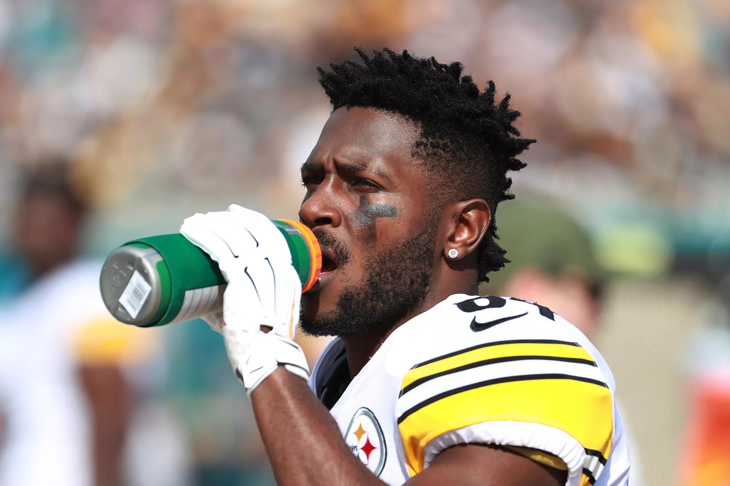 Antonio Brown introduced to the Raiders, tells his own truth regarding