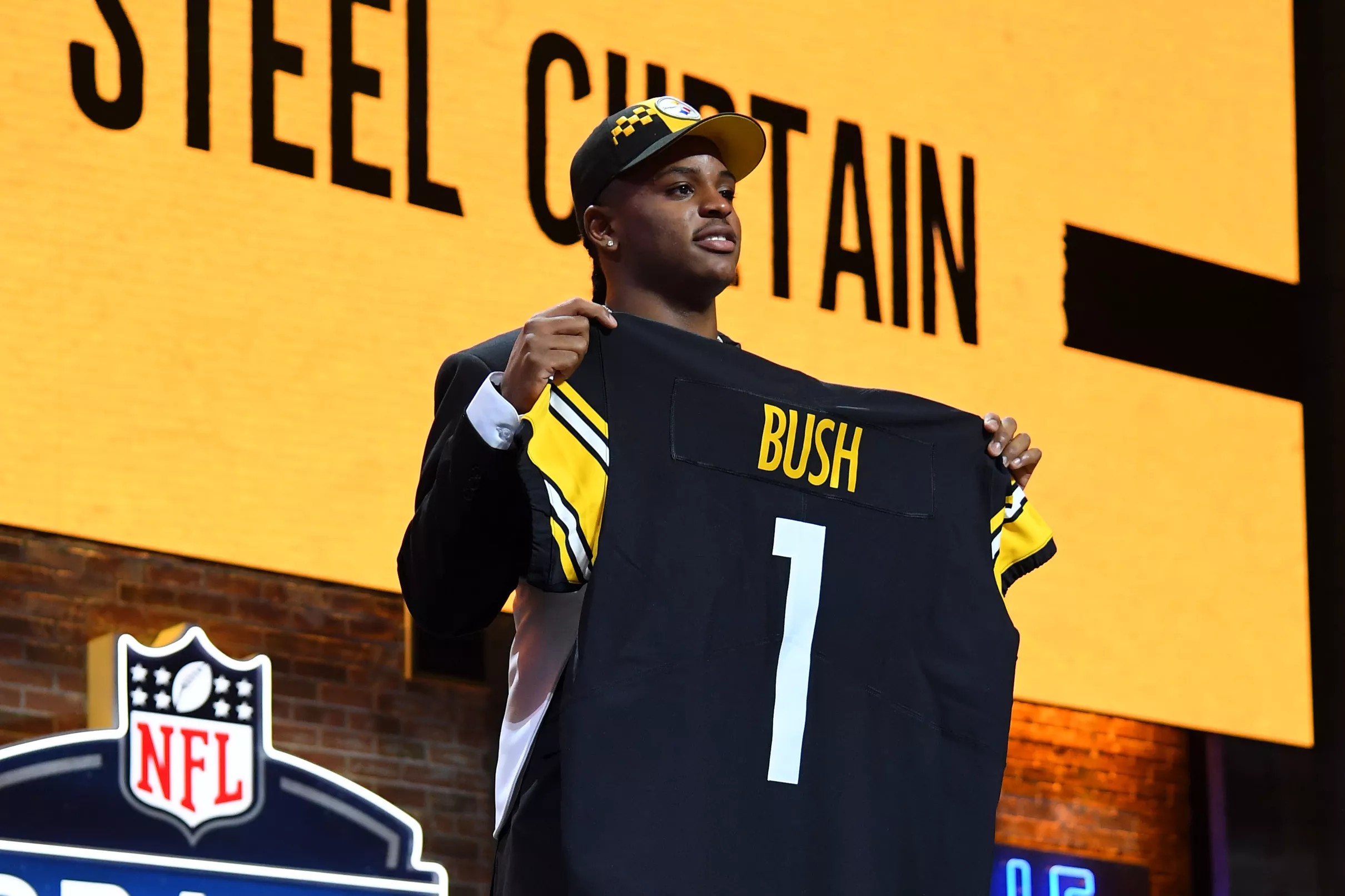 Expected salary cap costs of Steelers 2019 first-round draft pick Devin ...