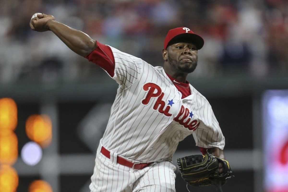 Hector Neris returns Phillies with confident splitter