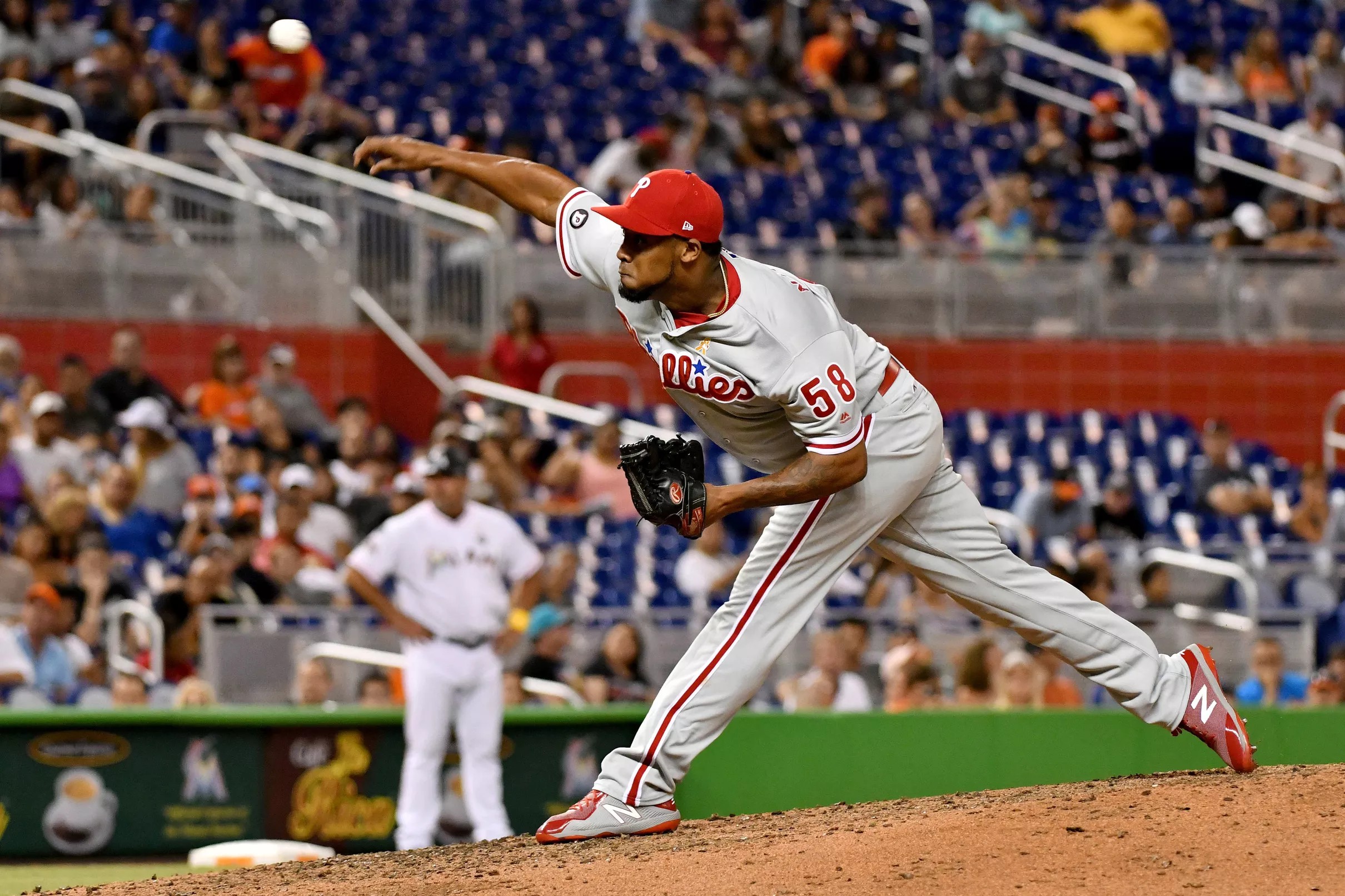 Phillies surprisingly trade Juan Nicasio to the Cardinals