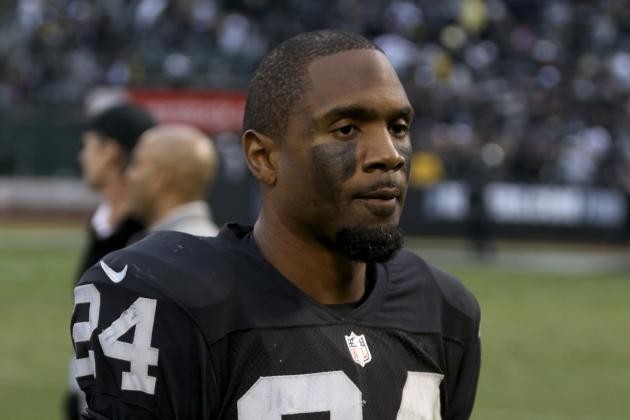 Charles Woodson Picks Off Second Consecutive Commitment to Excellence Award