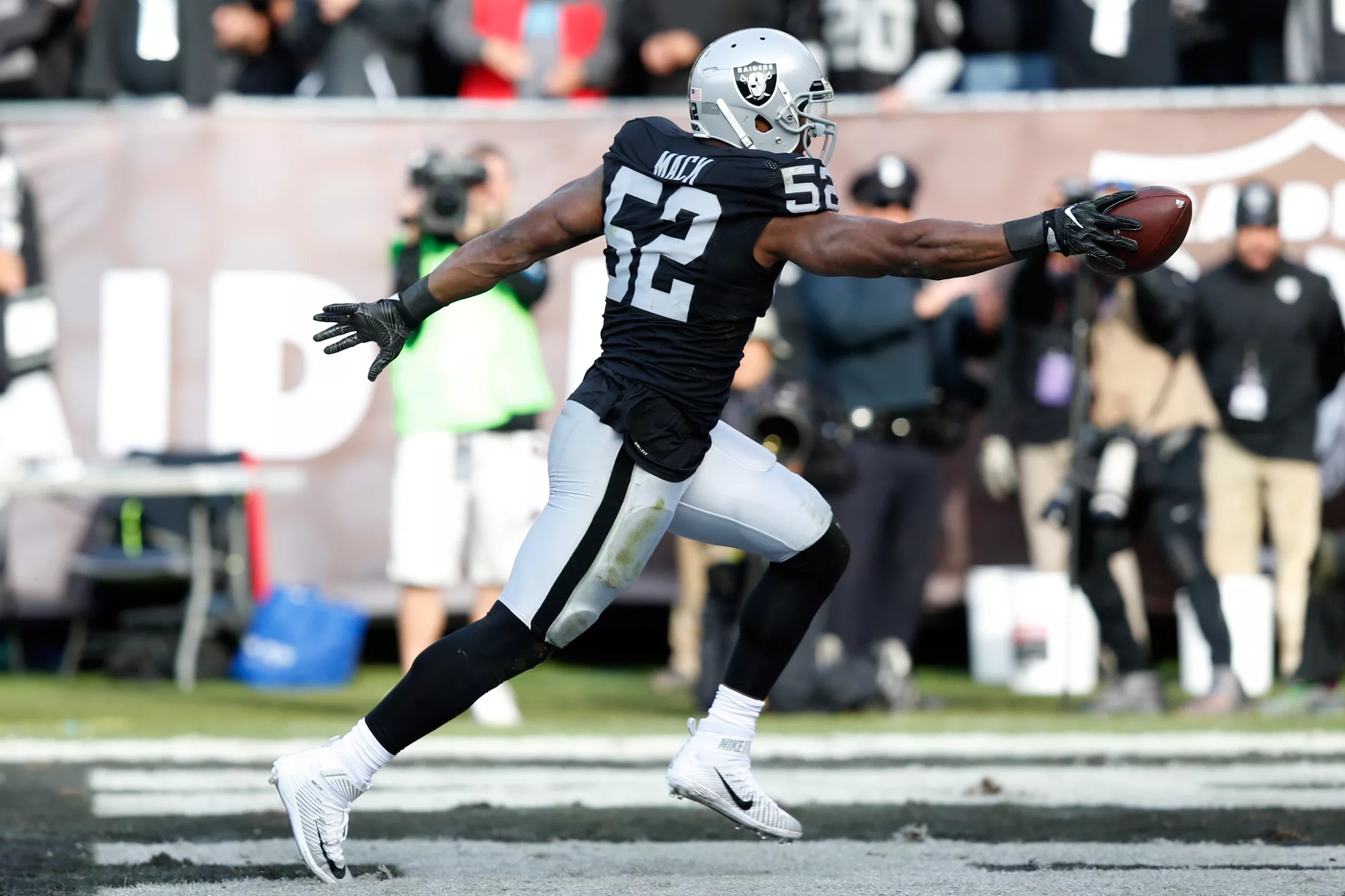 Just one Raiders player makes ESPN NFL Top 100 for 2018 and he’s top ten