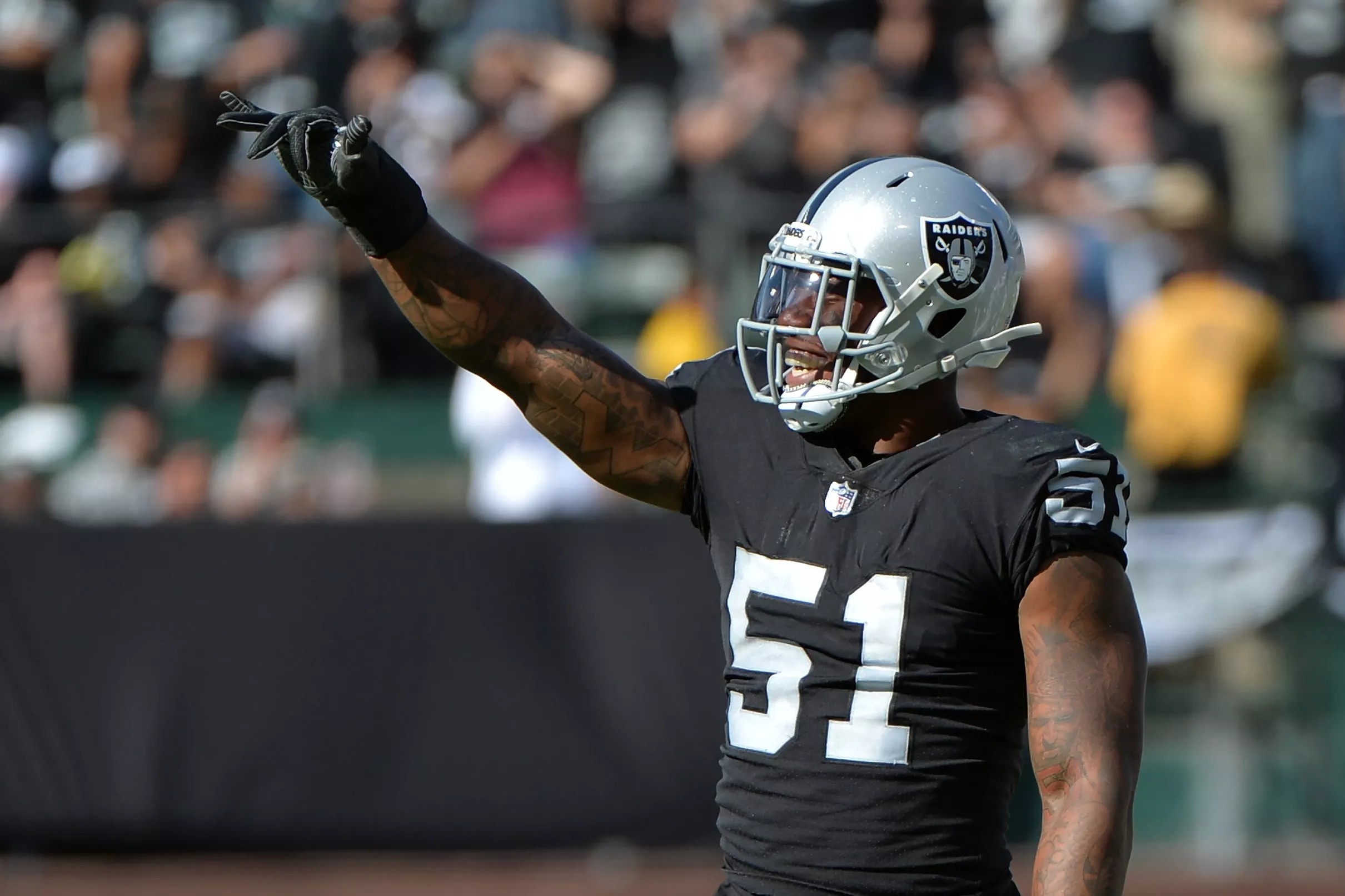 Bruce Irvin gives his farewell to the Raiders