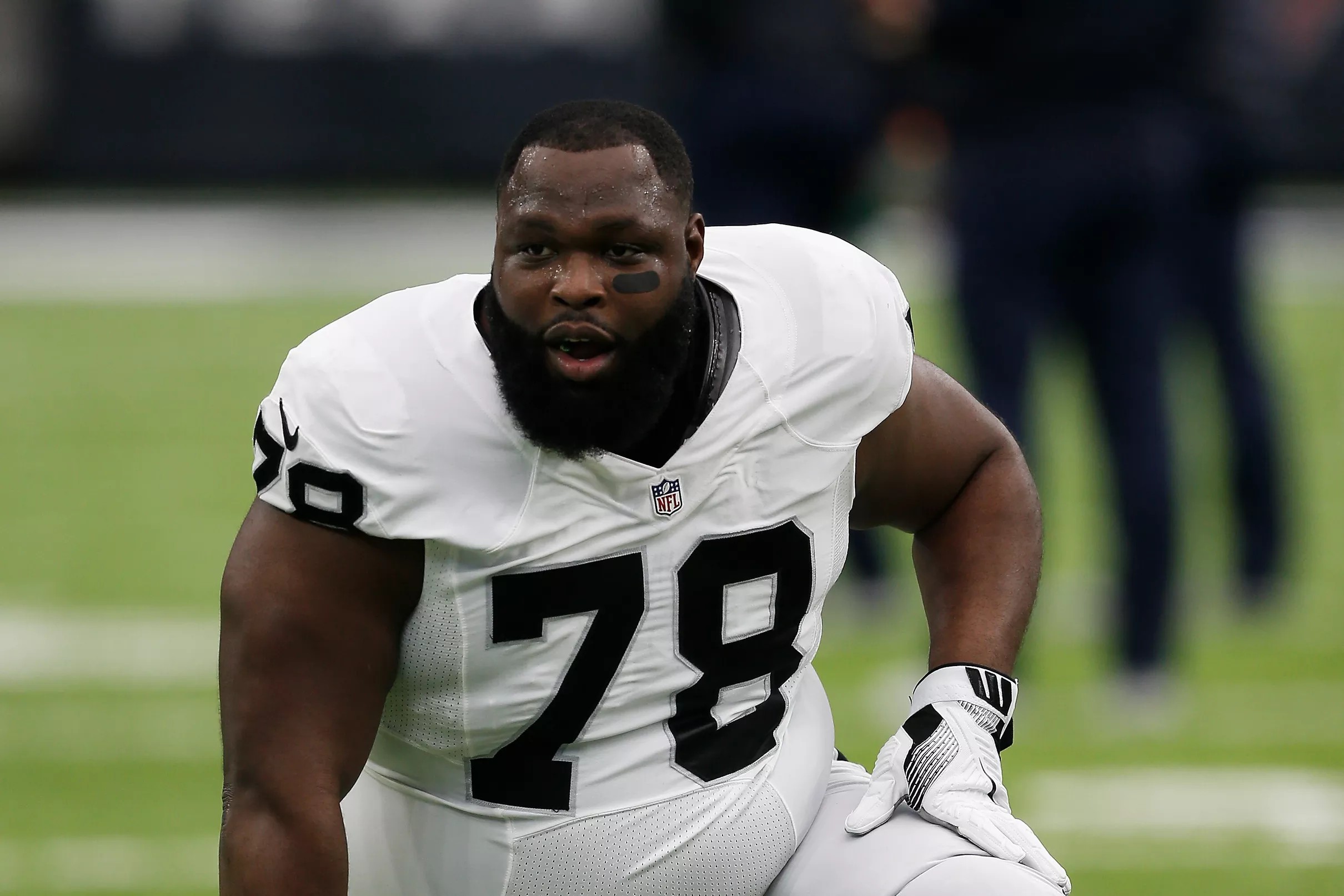 Justin Ellis released by Raiders off injured reserve