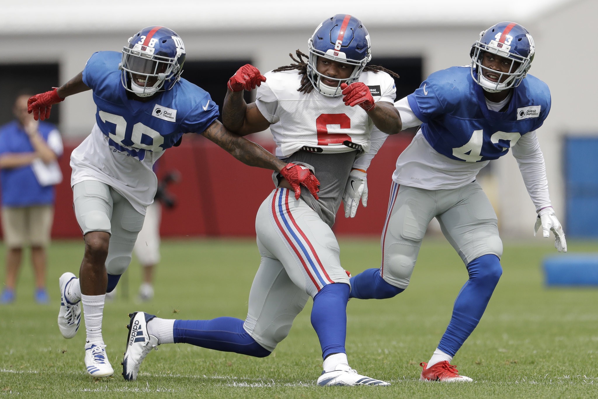 Giants' Andrew Adams learned from playoff benching last season