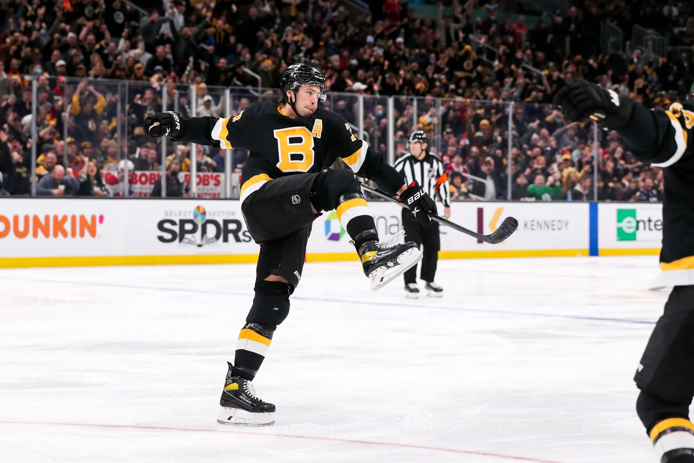 Charlie McAvoy named NHL's second star of the week