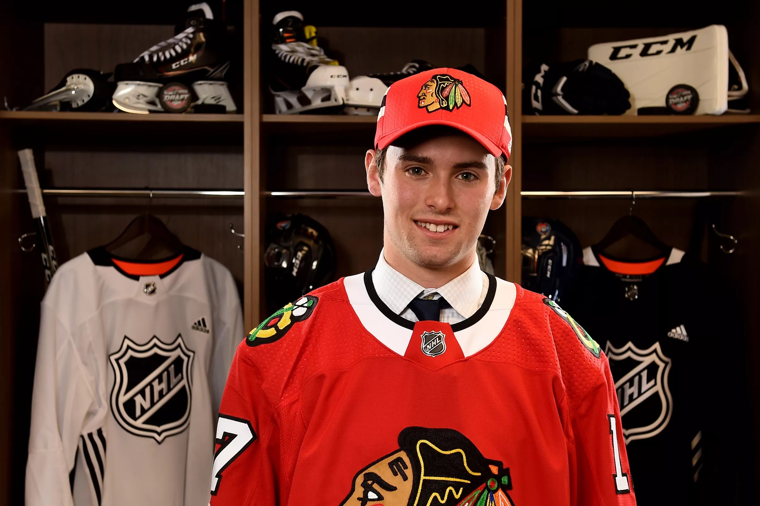 3 Stars of the Week: Blackhawks prospect Evan Barratt tied for NCAA ...