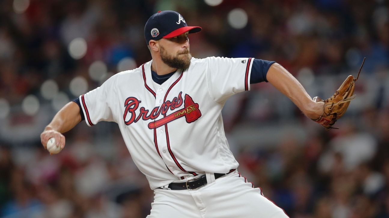 Braves trade closer Jim Johnson to Angels