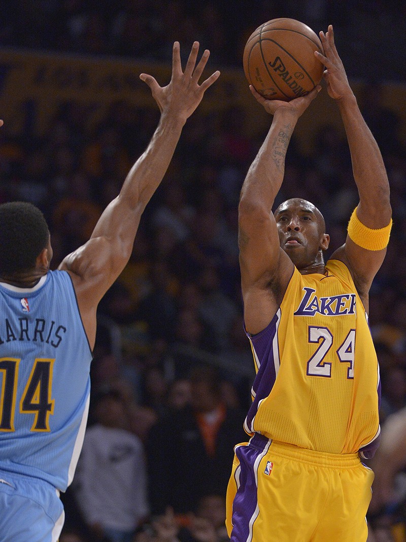 Lakers’ Kobe Bryant, Byron Scott taking back-to-backs “by ear”
