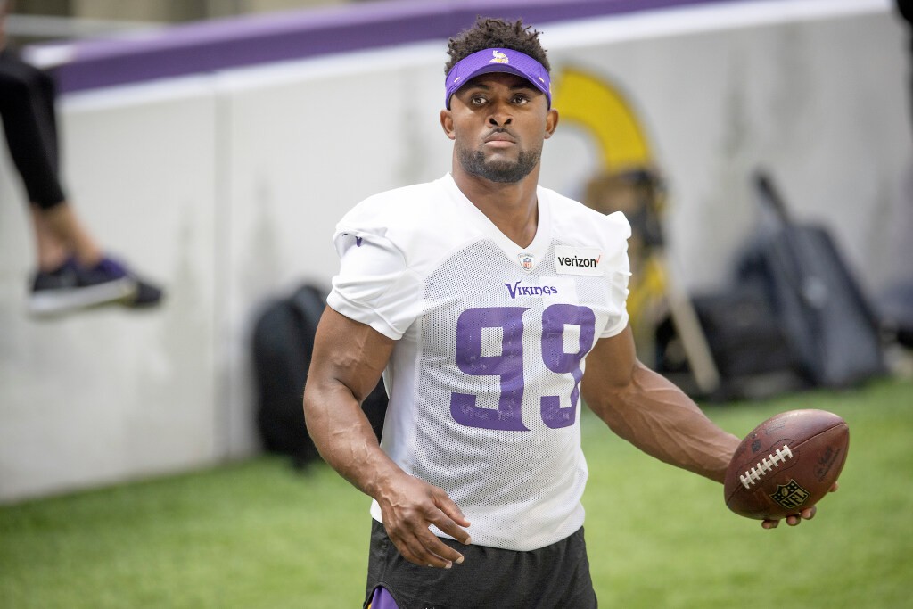 Defensive end Danielle Hunter remains sidelined five days before ...