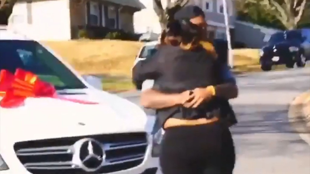 VIDEO: Stefon Diggs Surprises Mom With SUV For Christmas