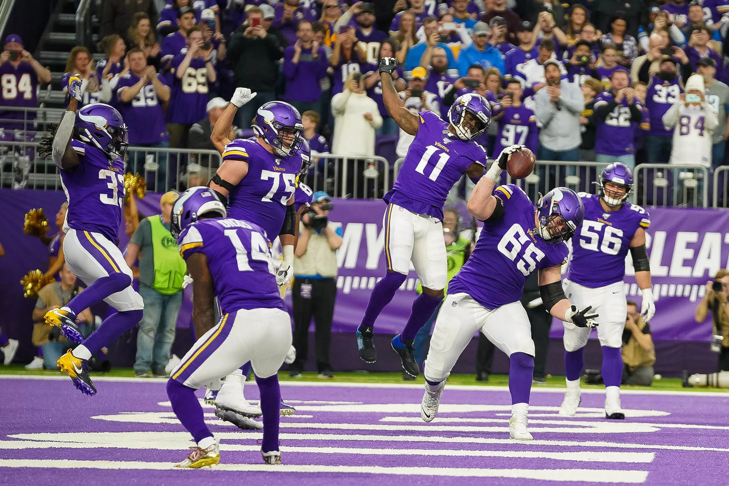 Vikings Beat Listless Lions