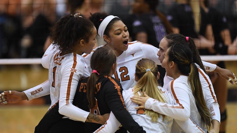 No. 5 Volleyball sweeps Stephen F. Austin to open NCAA Tournament
