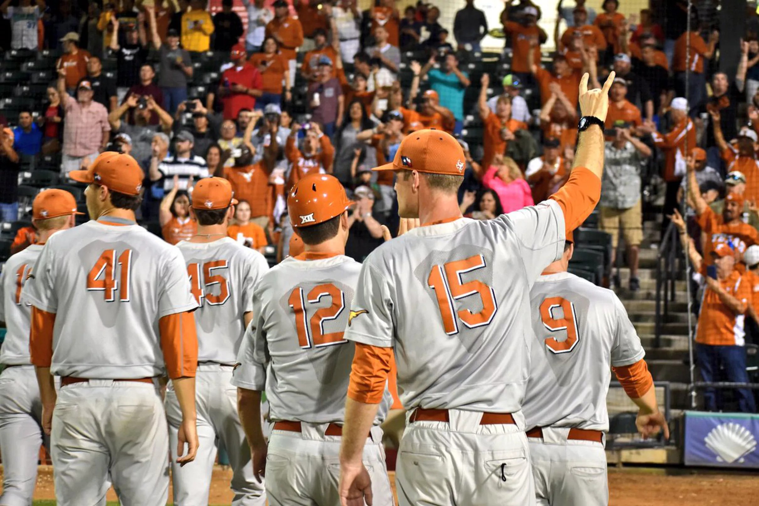 Texas baseball rebounds in game two to beat Oklahoma State 7-1