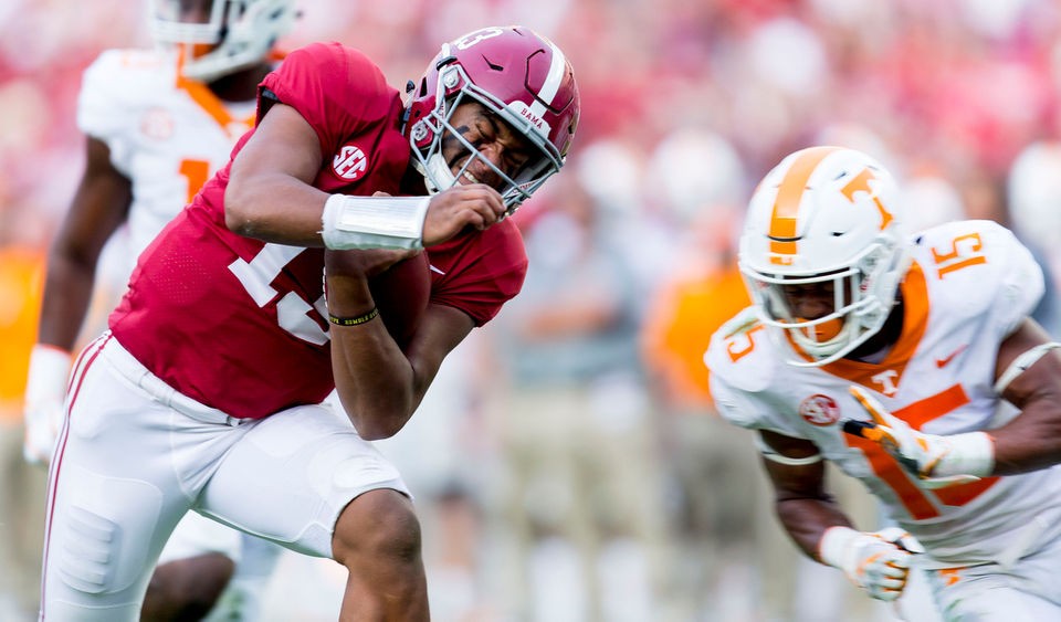 The friendship between Tua Tagovailoa and another SEC QB from Hawaii