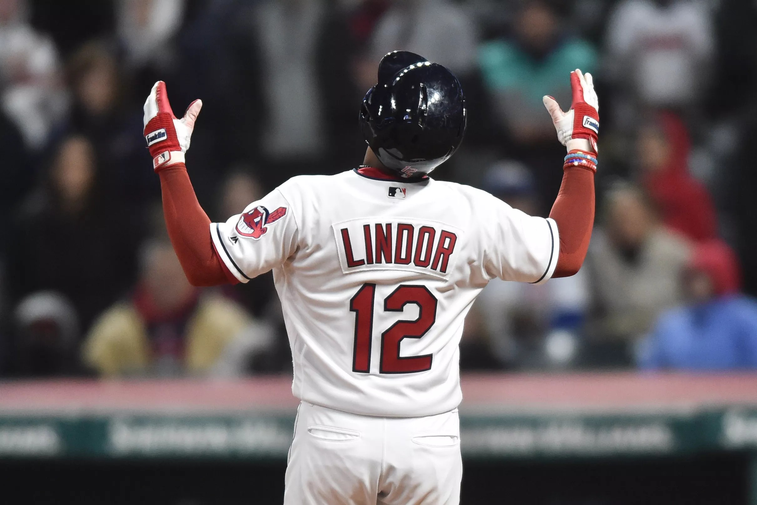 Indians defeat Cubs with the power of solo dingers