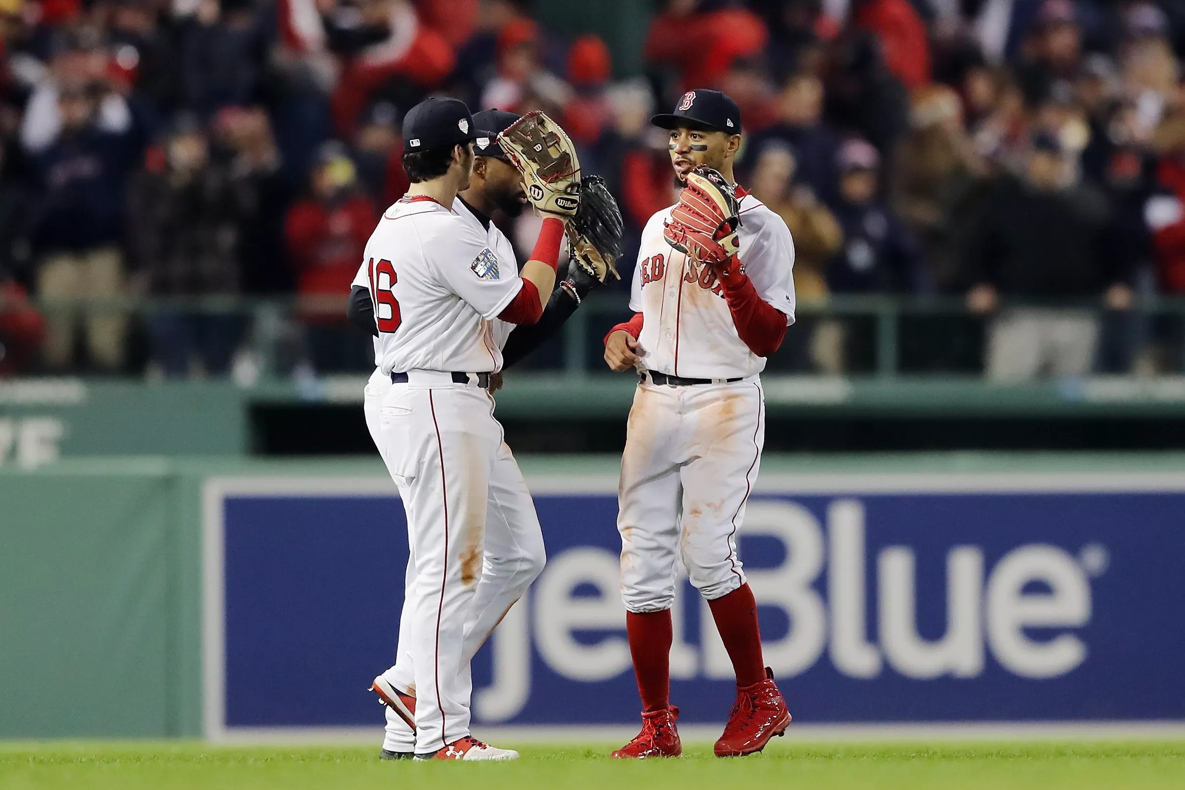 Red Sox get five Gold Glove finalists