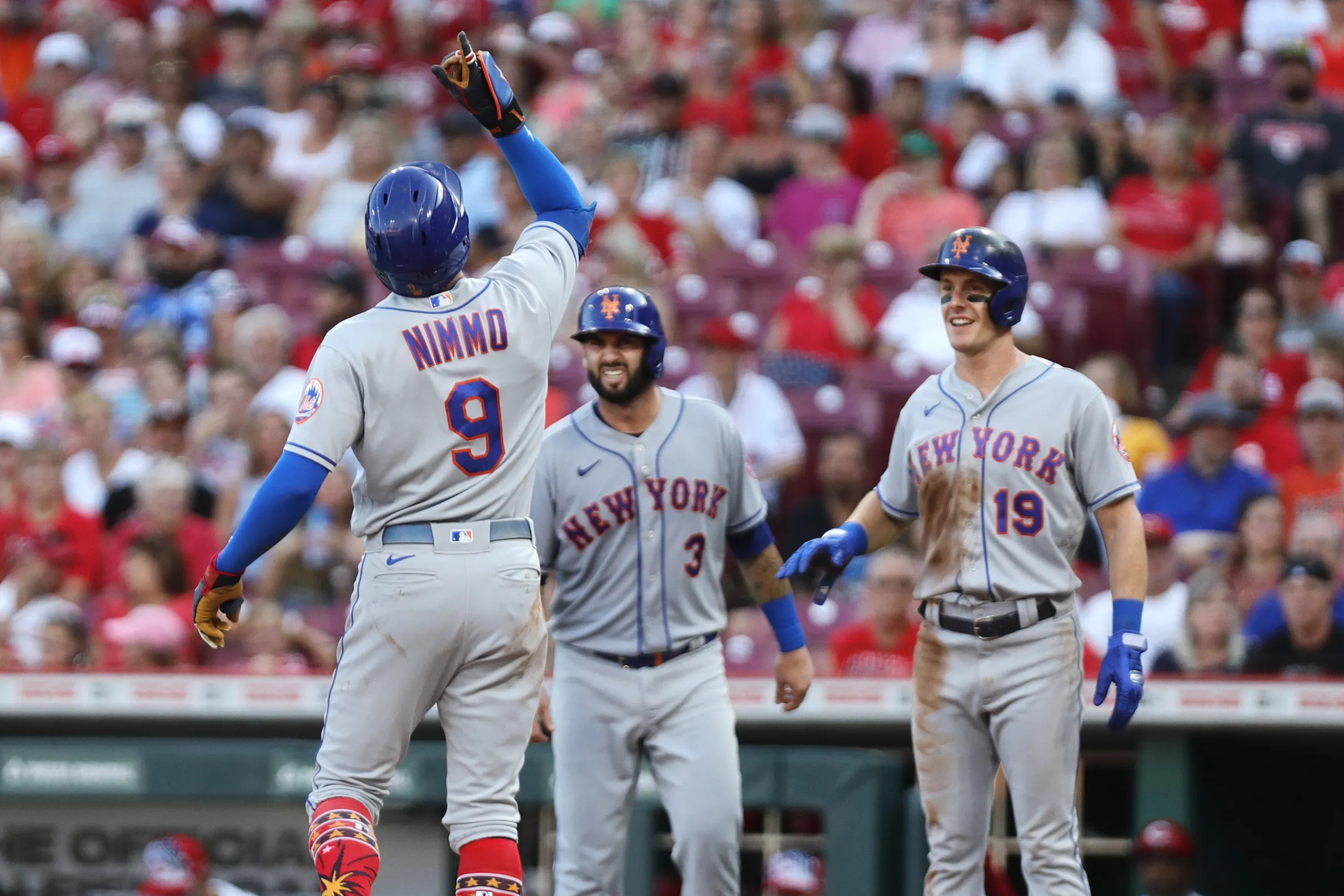 Mets top Reds behind Dom Smith’s double