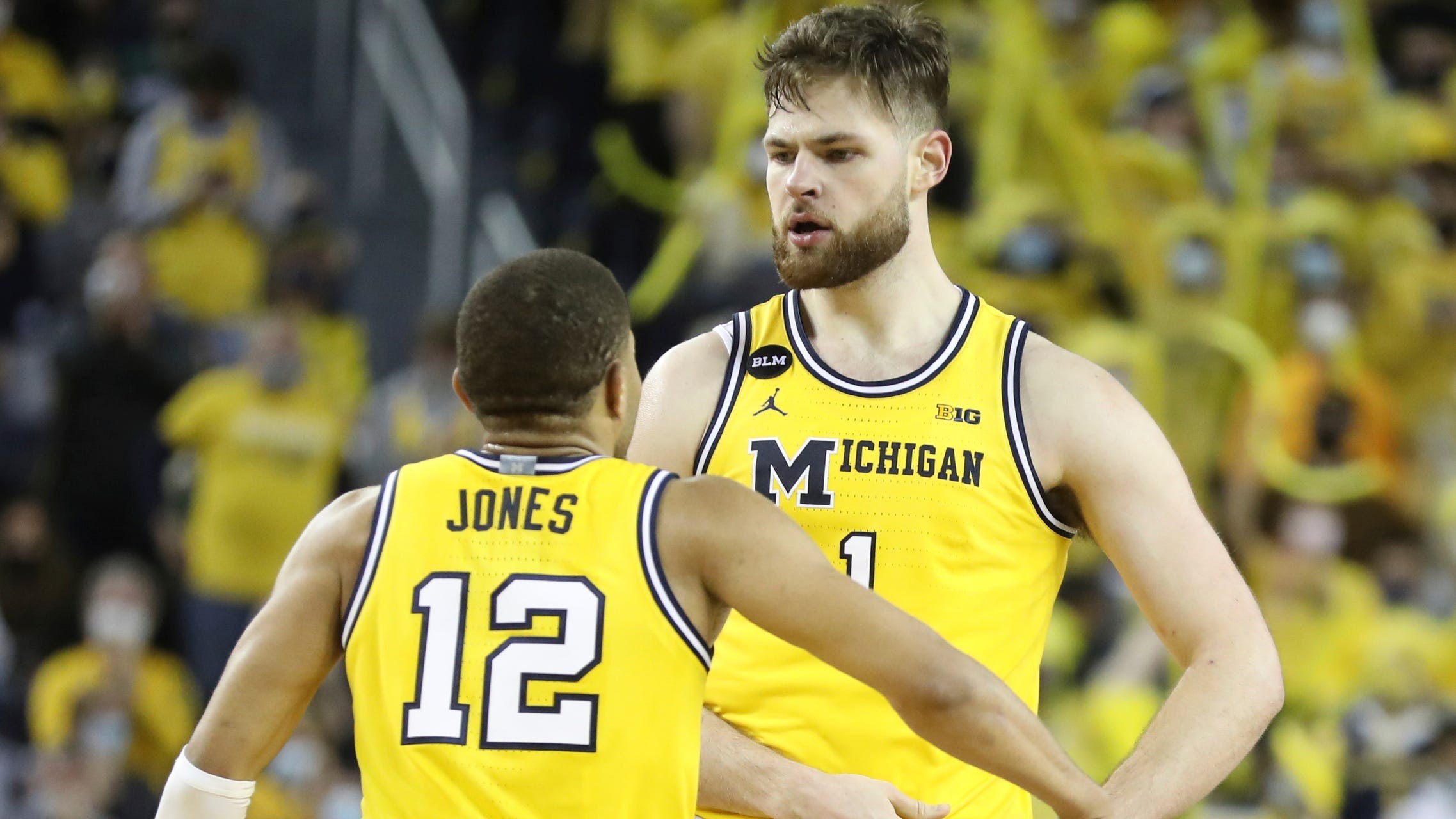 Michigan basketball vs. Tennessee updates: DeVante' Jones to start NCAA ...