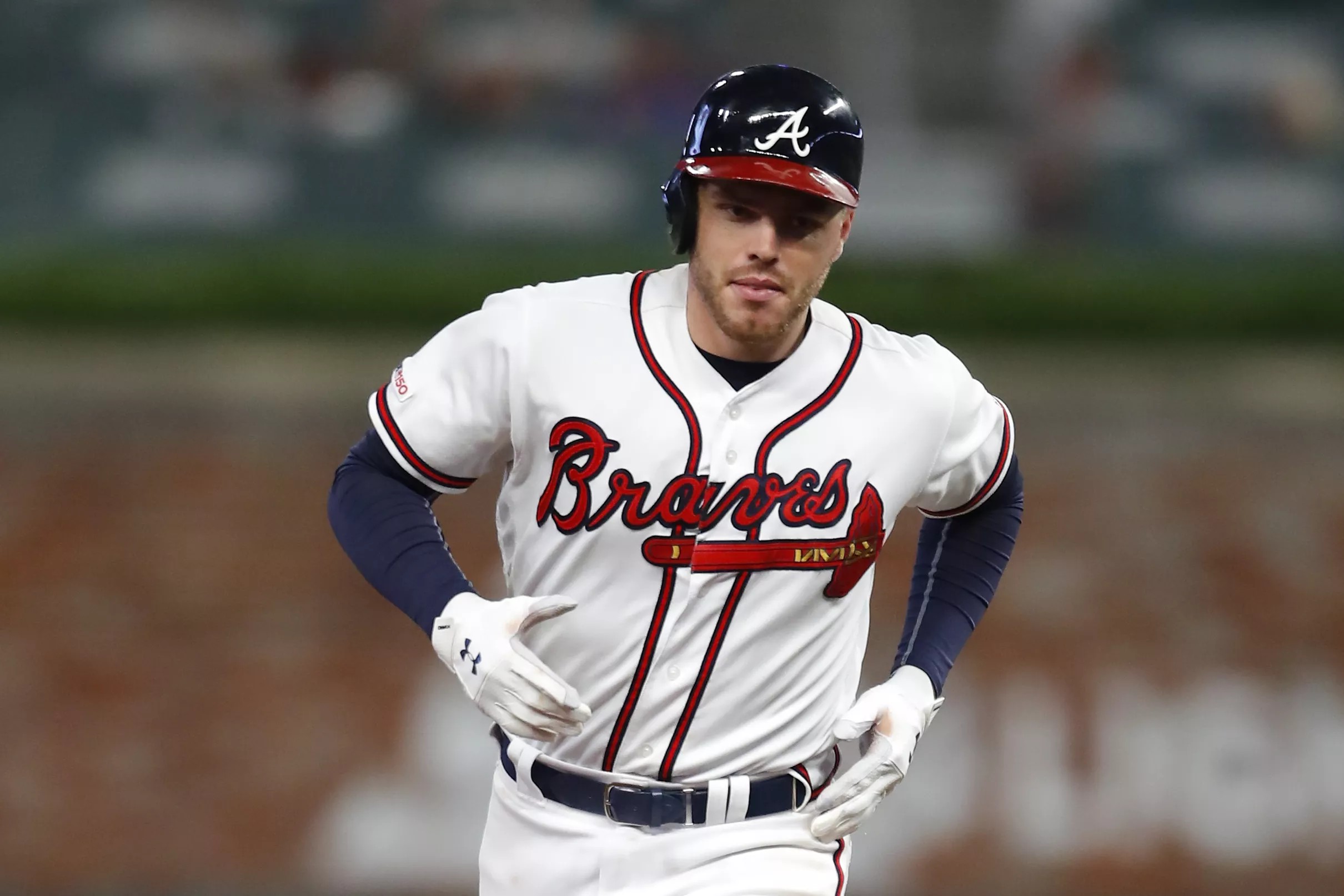 Freddie Freeman walks off on the Brewers in extras