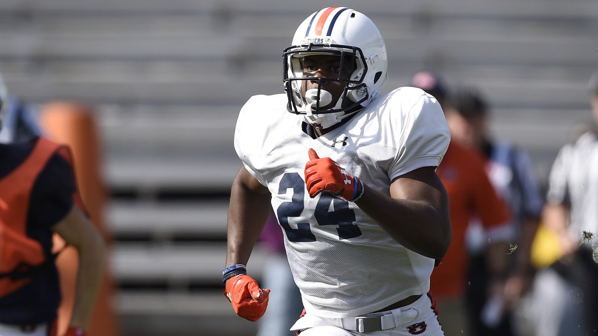 'The defense really stood out': Auburn holds first spring scrimmage