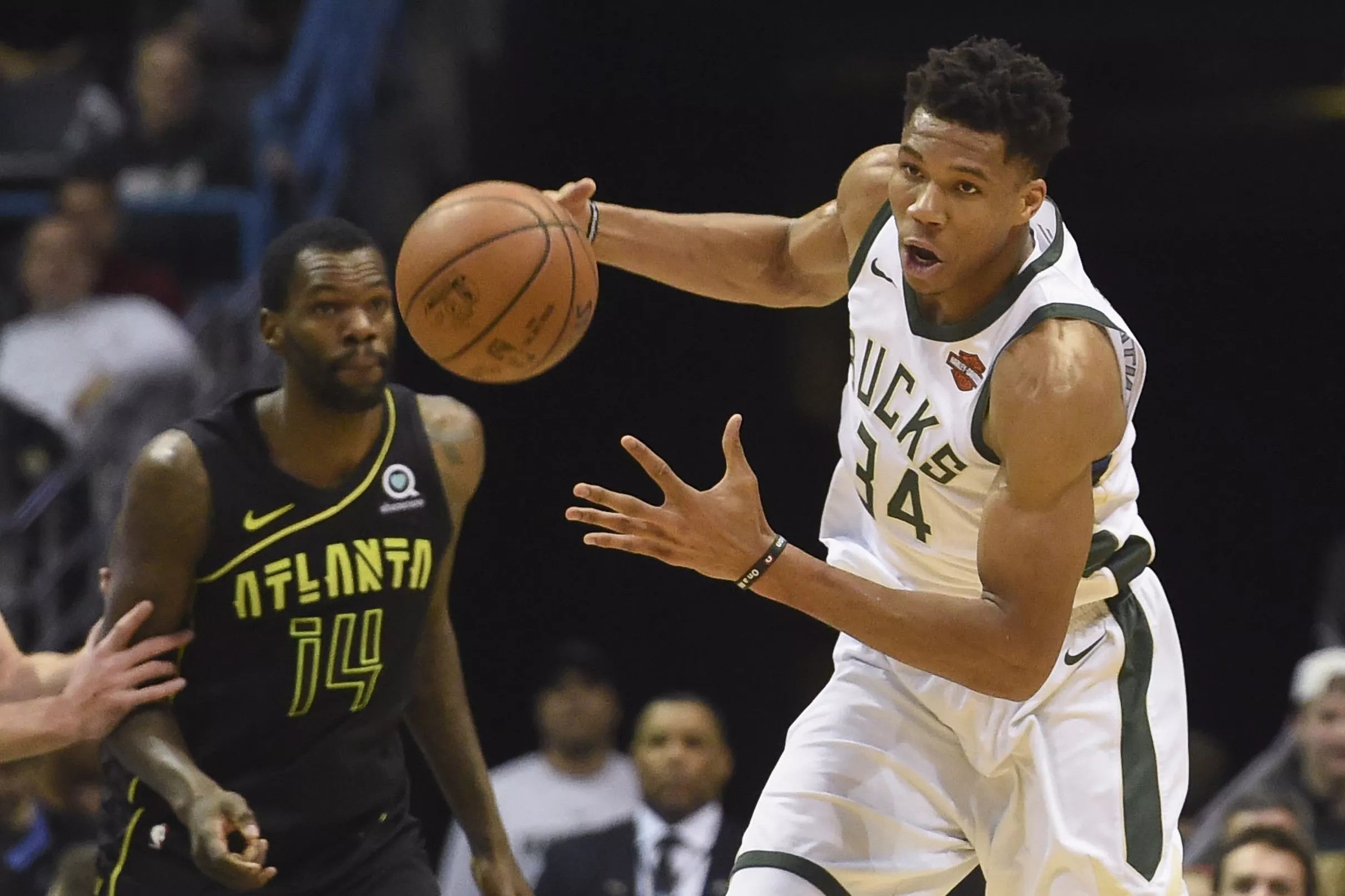 Preview: Hawks kick off road journey in Milwaukee