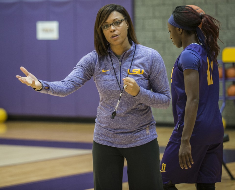 LSU women's basketball coach Nikki Fargas given 3-year extension with  increased incentievs