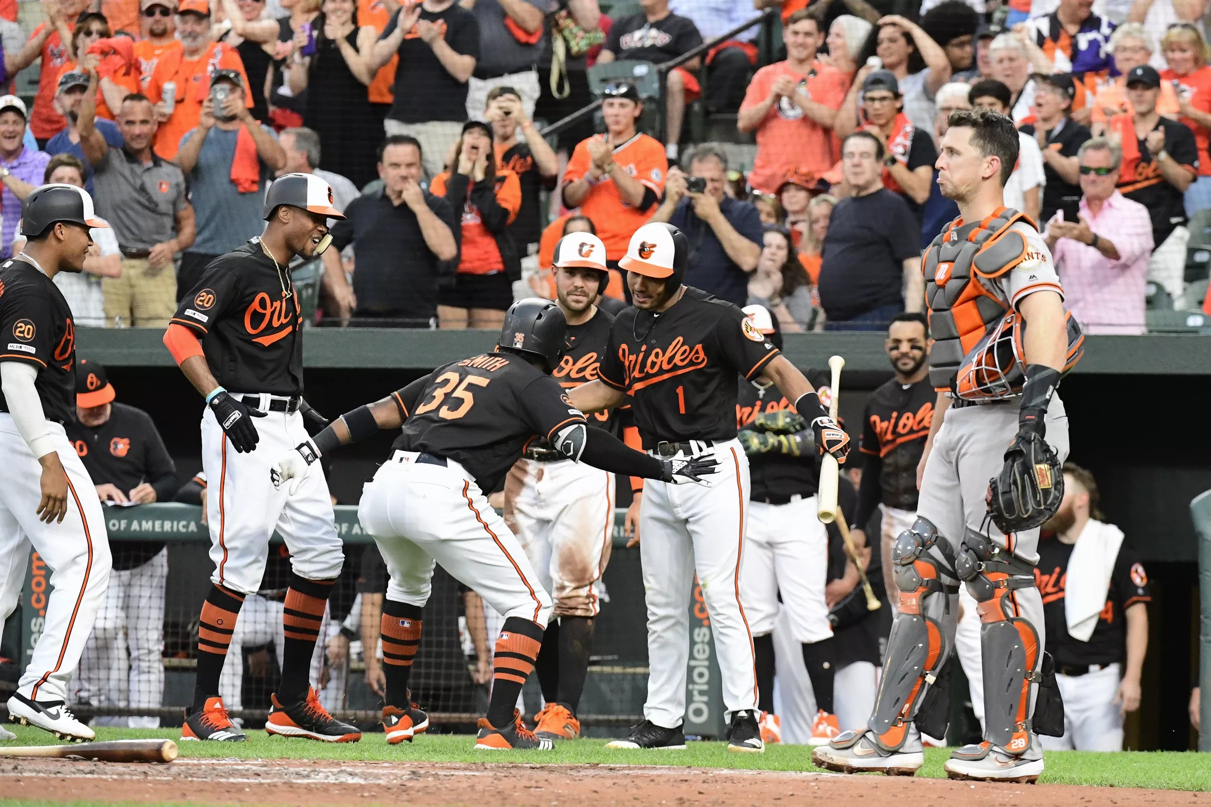 Orioles beat Giants 9-6, go deep three times, including a Dwight Smith ...