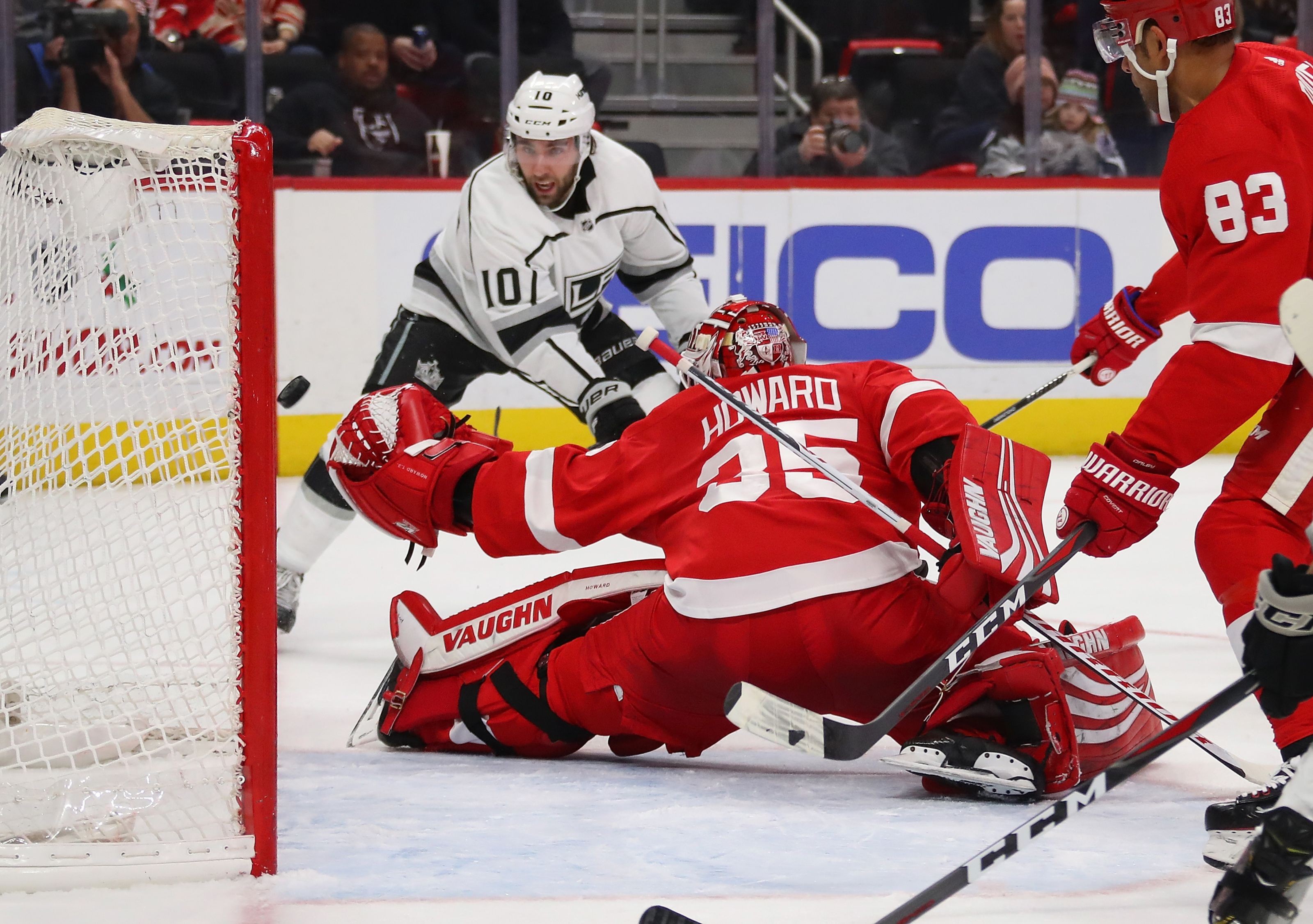 Jimmy Howard brilliant in his return for the Detroit Red Wings