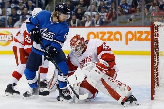 Detroit Red Wings show fight at Winnipeg Jets, lose 9th in 10 games