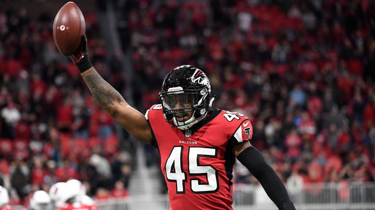 Falcons, LB Jones reach $57M deal through '23