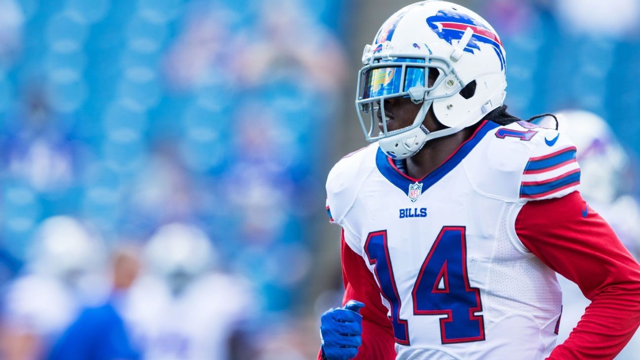 Source: Foot to sideline Bills' Watkins vs. Cards