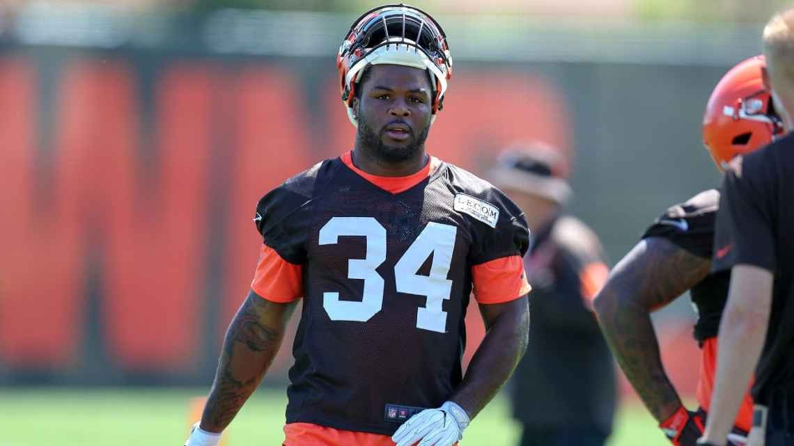 Browns believe there'll be enough touches for crowded backfield