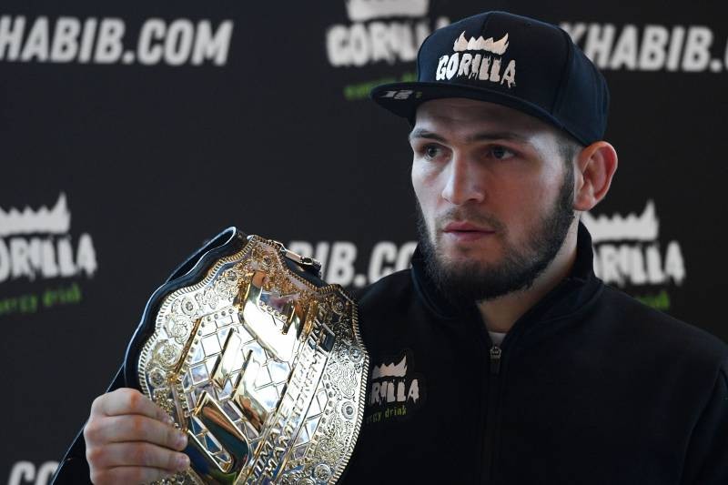 UFC's Khabib Nurmagomedov Poses for Picture with Chechen Leader Ramzan ...